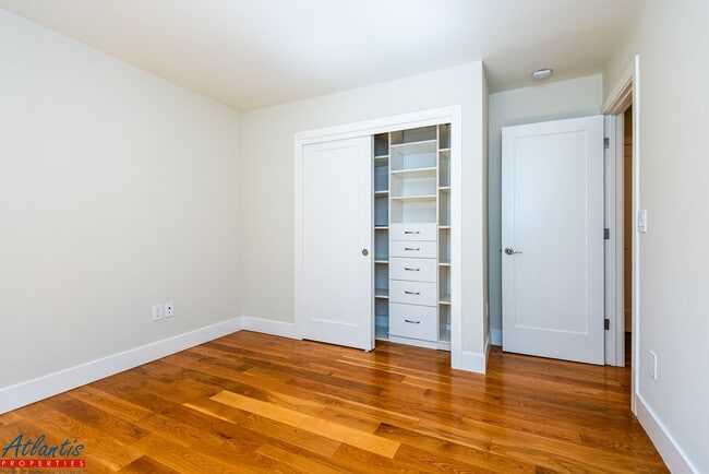 Building Photo - Gorgeous Mountain View Home Near Downtown