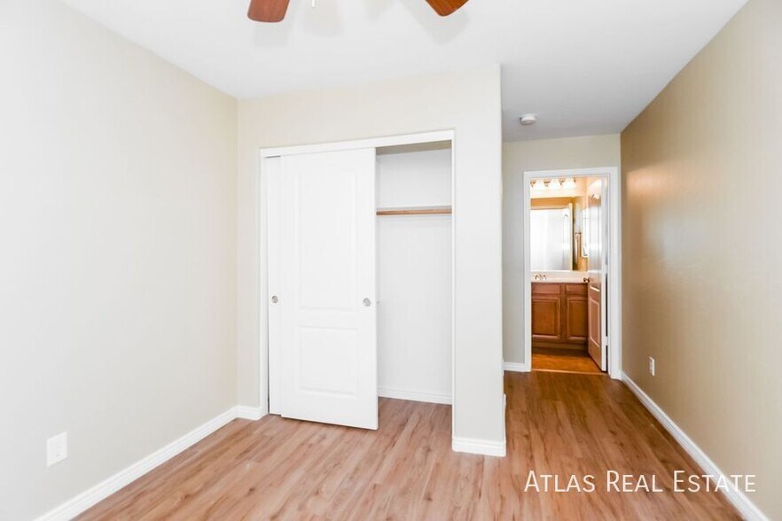 Building Photo - 34724 N Barzona Trail