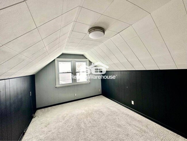 Building Photo - 1805 57th Pl