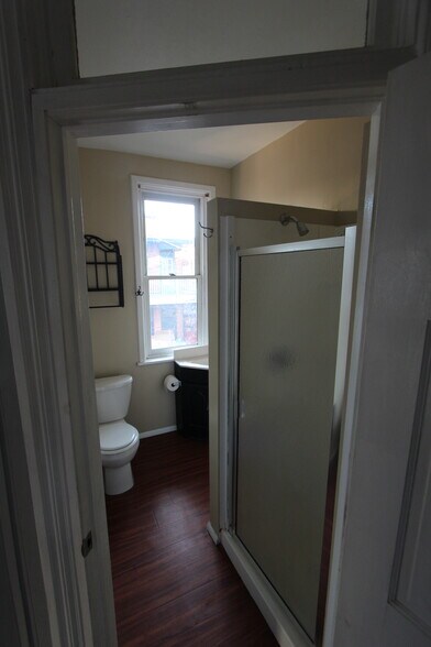 2nd Fl Bathroom - 1802 Penn St