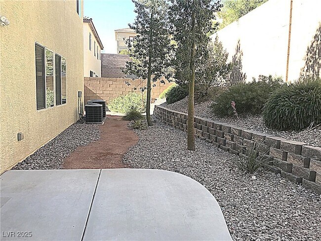 Building Photo - 183 Rolling Fields Ct