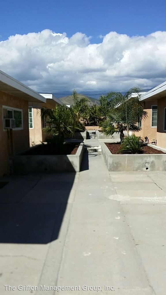 Building Photo - 2 br, 1 bath House - 655 E. WILLIAMS STREET