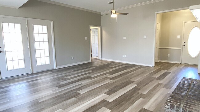 Building Photo - 206 Stonecliff Dr