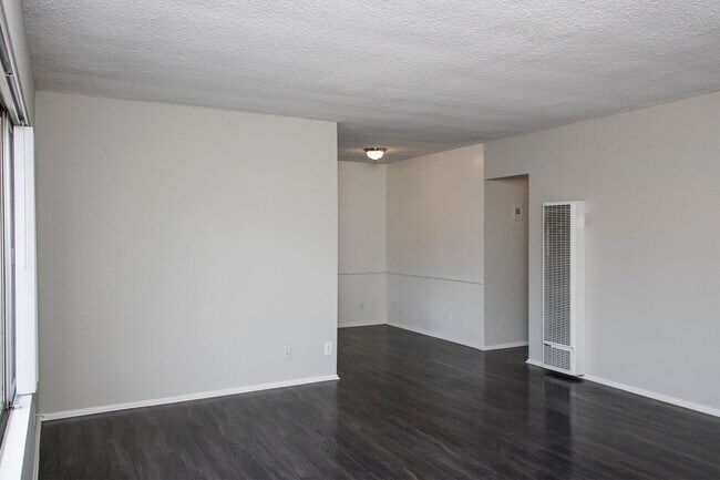 Building Photo - 1132 Rosedale Ave