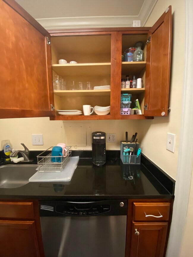 Building Photo - 820 B S Washington St