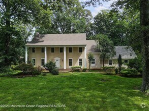 Building Photo - 18 Seven Oaks Dr