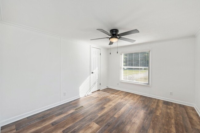 Building Photo - 264 Pinelog St