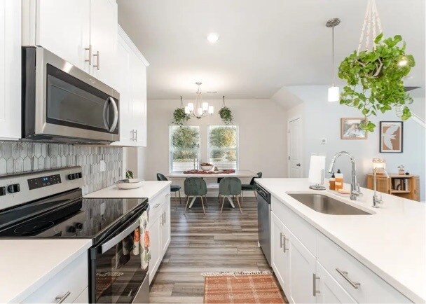 Building Photo - 241 River Rd