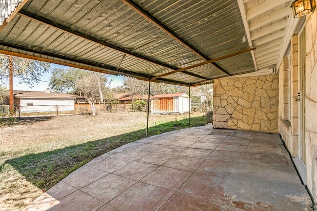 Building Photo - Charming 3-bedroom in the heart of Monticello Park