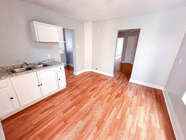 Building Photo - 2711 Avenue K