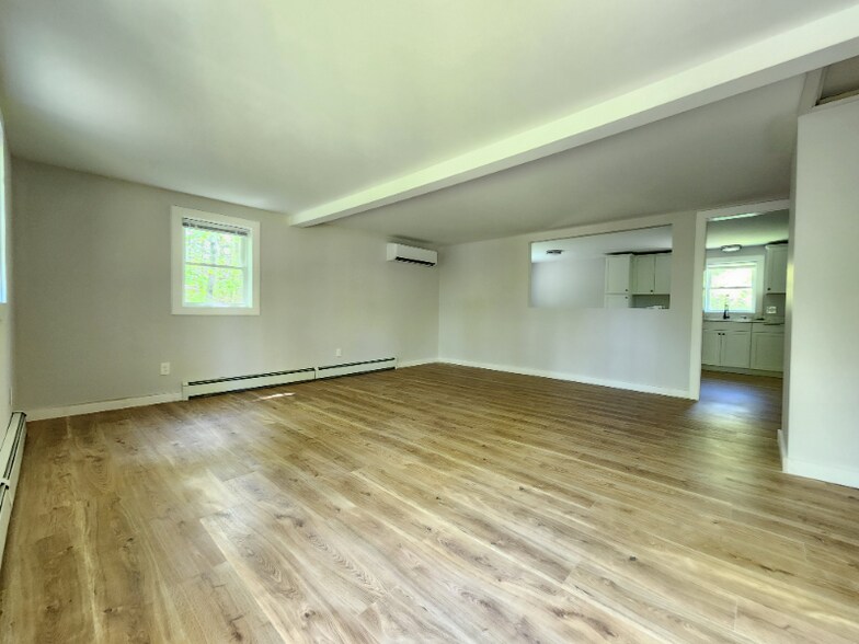 Building Photo - 6 Cotton Hill Rd