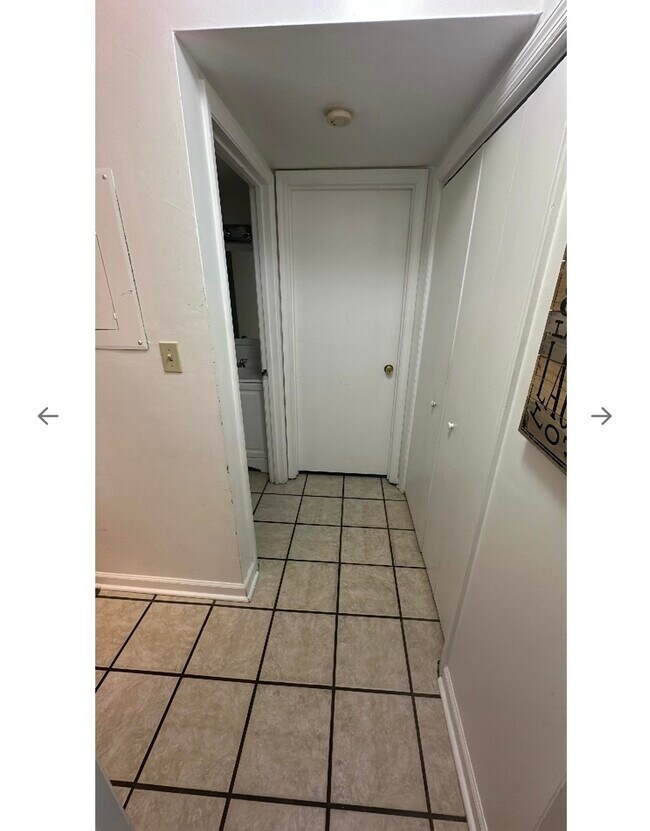 Building Photo - 2555 Chateau Ln