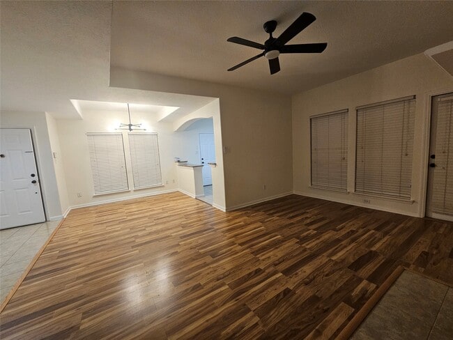 Building Photo - 35 S Avonlea Cir