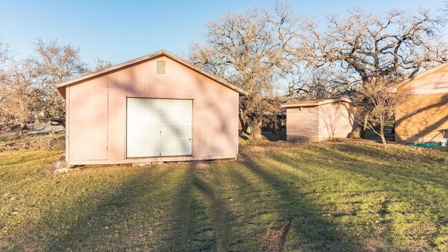 Building Photo - 1822 Greenwood Ln