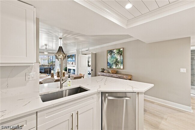 Building Photo - 9103 Vanderbilt Dr