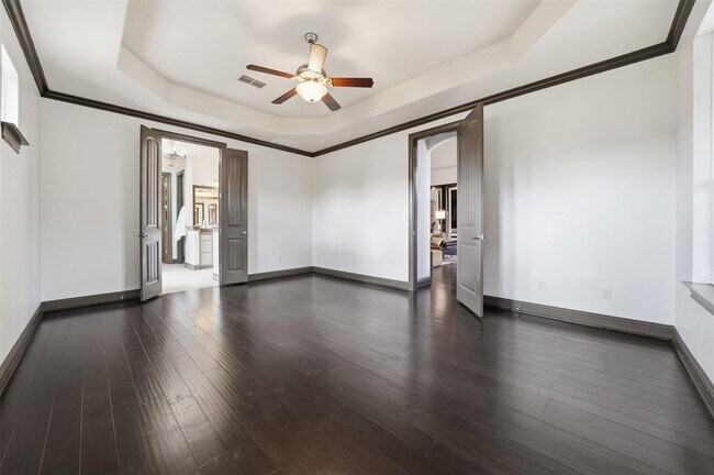 Building Photo - 8729 Vantage Point Dr