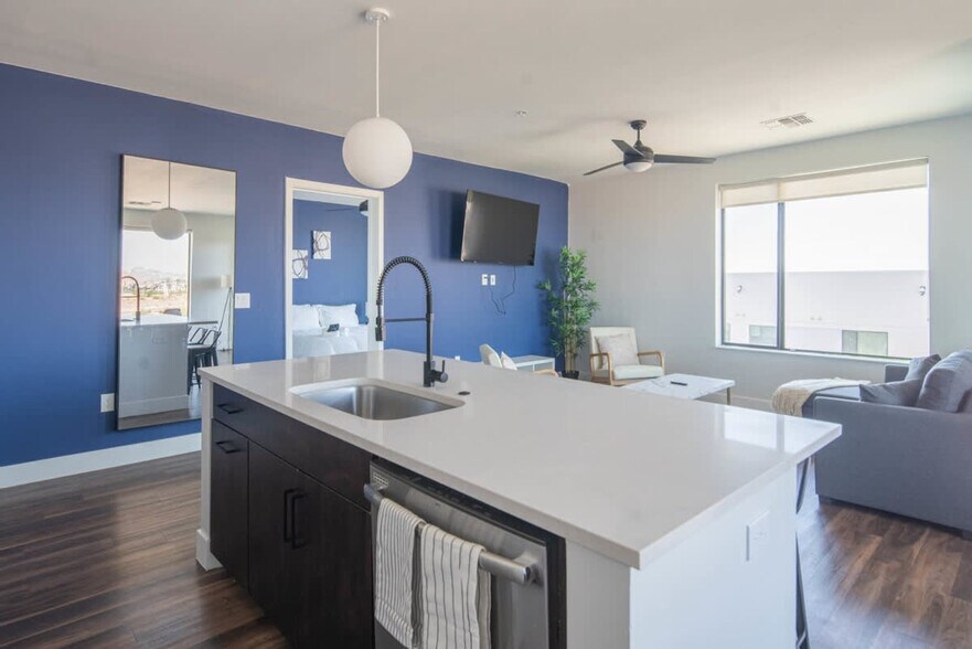 Building Photo - 701 W Rio Salado Pkwy