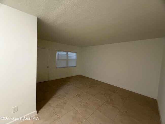 Building Photo - 154 Crescent Beach Dr