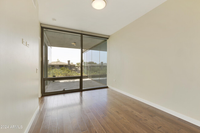 Building Photo - 7120 E Kierland Blvd