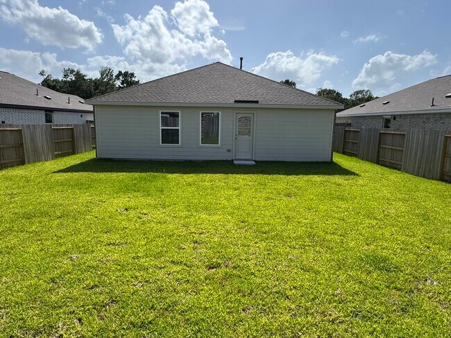 Building Photo - 31516 Pianella Ln