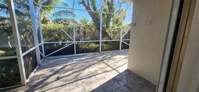 Building Photo - 7400 S Aragon Blvd