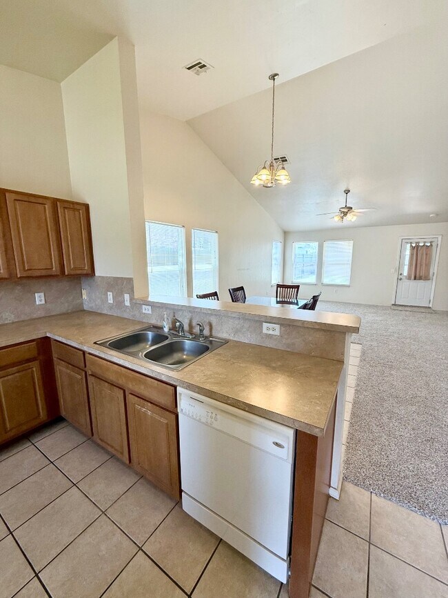 Building Photo - 2821 Fennel Rd