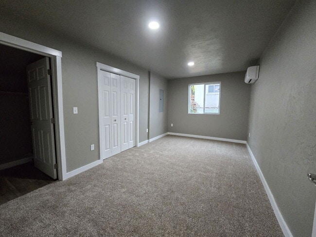 Building Photo - 1641 SE Marsters Ave
