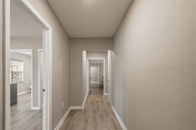 Building Photo - 2201 Badger Ln