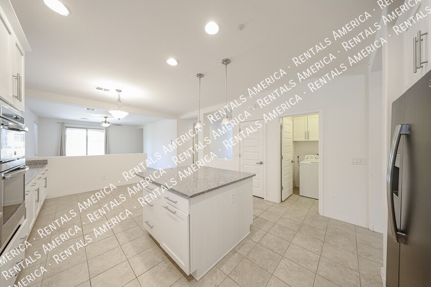 Building Photo - 3710 E Lodgepole Dr