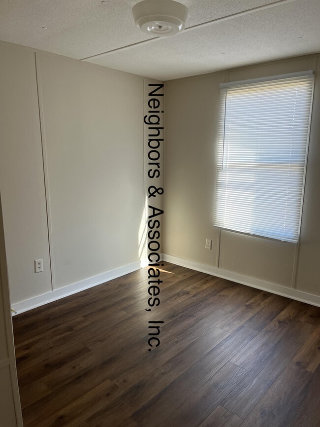 Building Photo - 750 Raynor Rd