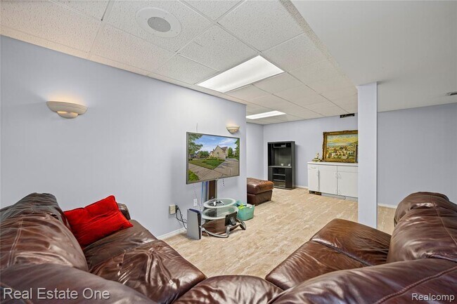 Building Photo - 13987 Glenwood Dr