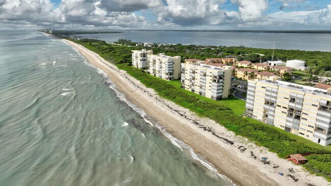 Building Photo - 7420 S Ocean Dr