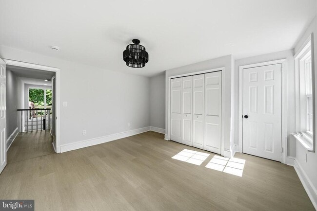 Building Photo - 423 S 20th St