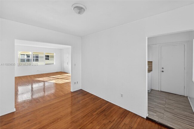 Building Photo - 160 S Shore Dr