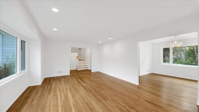 Building Photo - 118 Van Etten Blvd