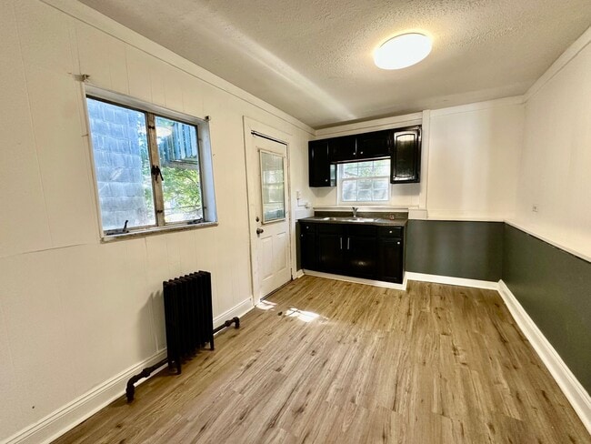 Building Photo - 2330 Eccles St