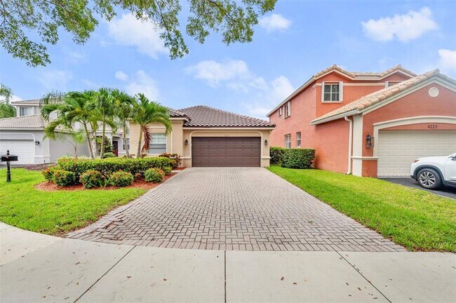 Primary Photo - 4227 Sabal Ridge Cir