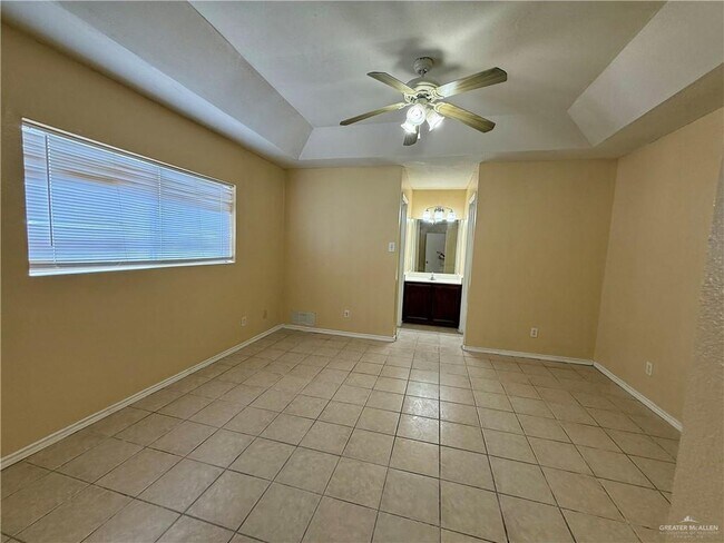 Building Photo - 6901 S Verano St