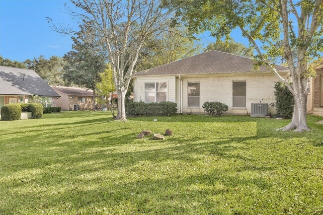 Building Photo - 106 Fairway View Ct