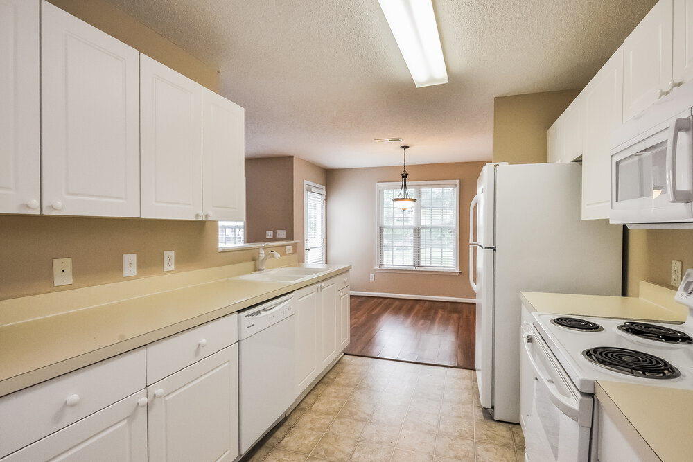Building Photo - 2232 Castle Pines Dr