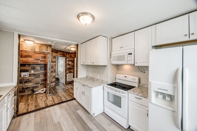 Building Photo - Super cute, 3 bedroom 1 bath in Chester!