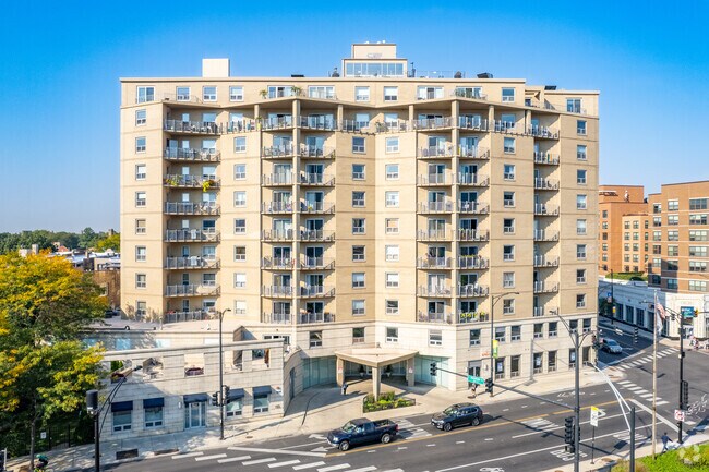 Building Photo - Buena Pointe