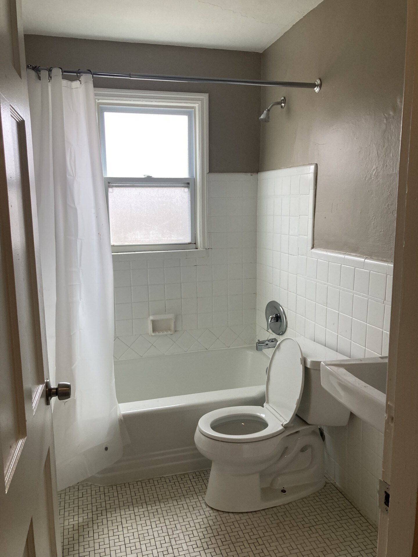Bathroom with shower & tub - 5614 Gatesworth Ave