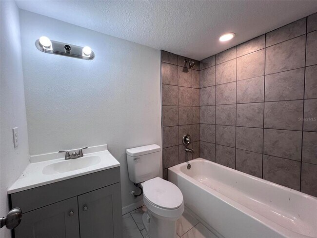 Building Photo - 5317 Curry Ford Rd