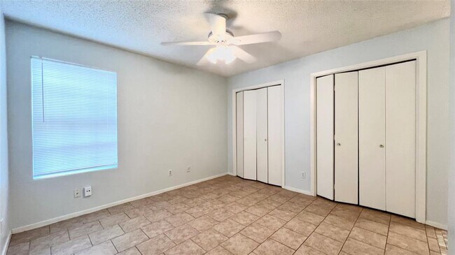 Building Photo - 8811 Pineridge Dr