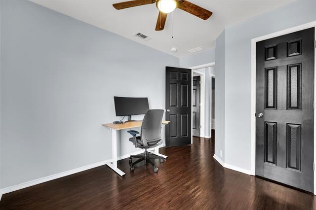 Building Photo - 909 Carlton Rd