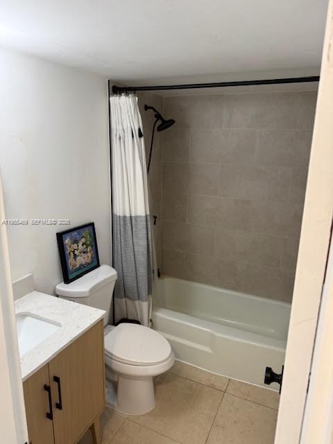 Building Photo - 2000 NE 135th St