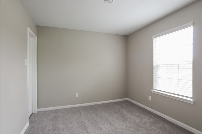 Building Photo - 27092 Leonardo Dr