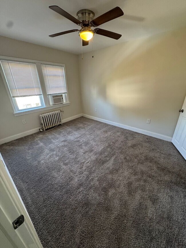 Building Photo - Now Accepting 525 Credit | Half First Month + Last Month Rent