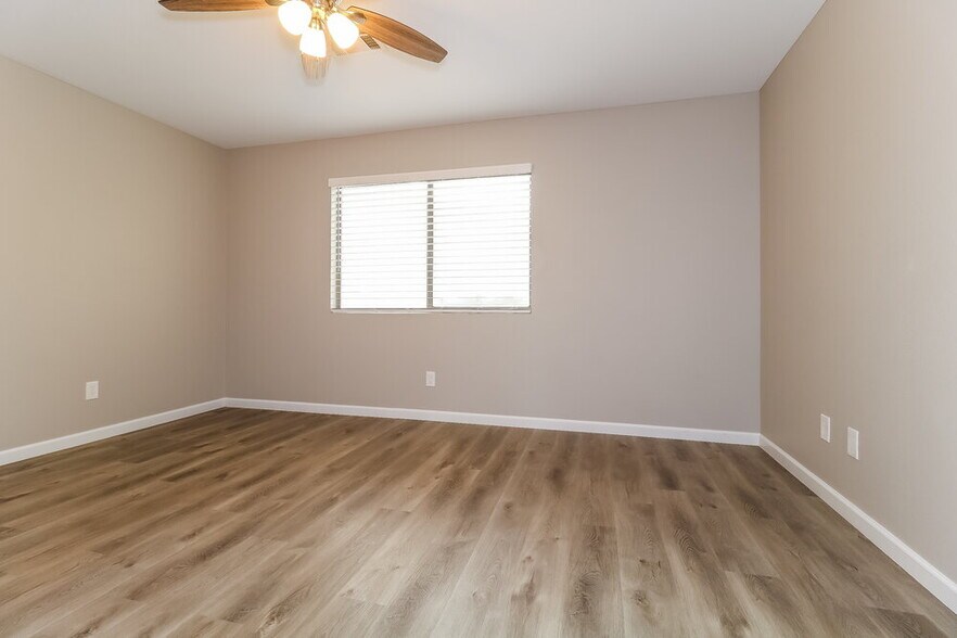 Building Photo - 15911 W Tasha Dr